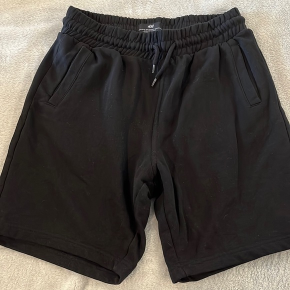 H&M Sweat Shorts - Picture 1 of 3